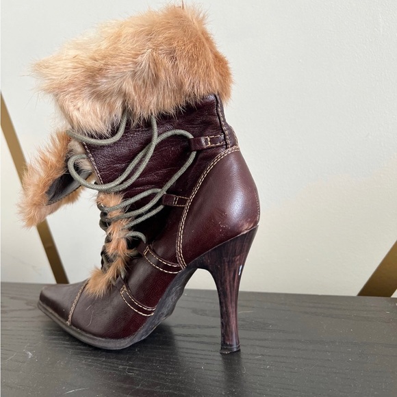 Fur Boots size 7.5 - Picture 4 of 6
